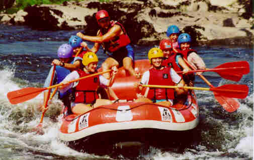 Pinta que se supone que tienes cuando haces rafting, jeje mira ese cocodrilo del nilo, que mono