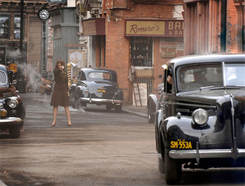 Saludad a Hayley Atwell peinada y vestida como Peggy Carter antes de enrolarse en Captain America: The First Avenger!