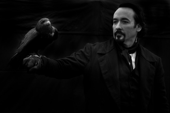 Primera imagen oficiald e John Cusack como Edgar Allan Poe en The Raven