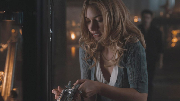 Imogen Poots como Amy Peterson