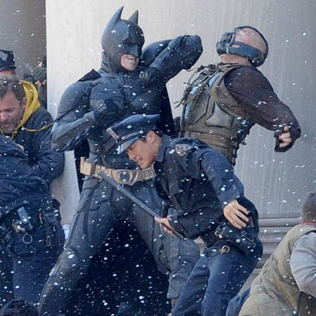 El que avisa no es traidor, Batman pone de verano a Bane
