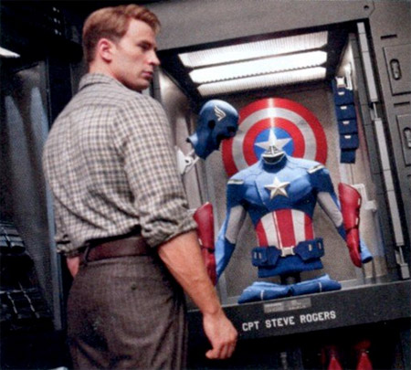 Nueva imagen / escaneo de Los Vengadores vía la revista EW. Steve Rogers