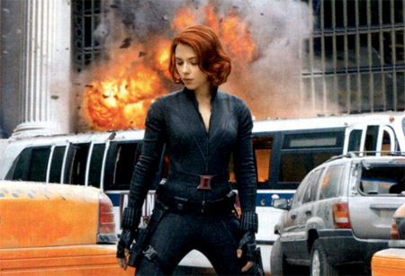Nueva imagen / escaneo de Los Vengadores vía la revista EW. La Viuda Negra