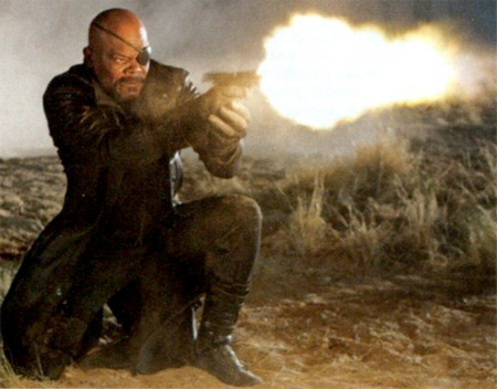 Nueva imagen / escaneo de Los Vengadores vía la revista EW. Nick Fury en acción