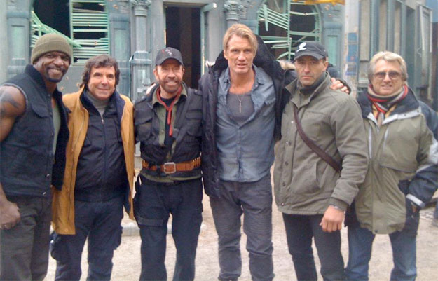 Otra imagen para la histeria... Terry Crews, no se, Chuck Norris, Dolph Lundgren, no se 2 y no se 3