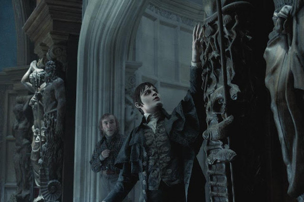 Nueva imagen de Dark Shadows con Barnabas Collins y Willie Loomis