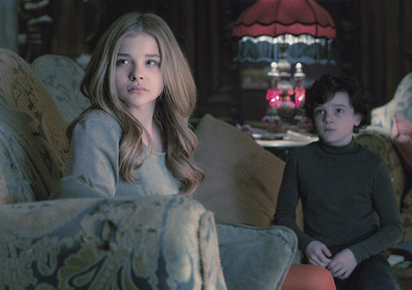 Primer vistazo a Chloe Moretz como Carolyn Stoddard en Dark Shadows