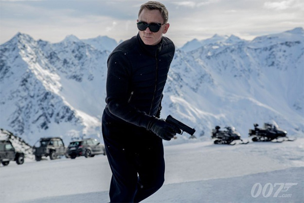 Blanca Navidad en SPECTRE con Daniel Craig como James Bond