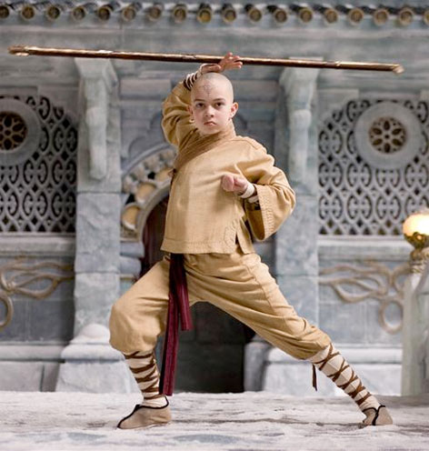 Noah Ringer como Aang