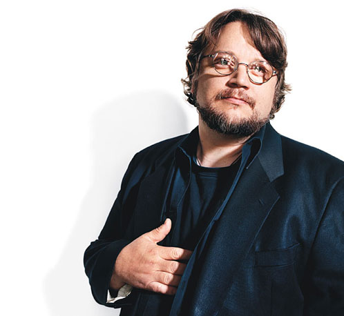Guillermo del Toro en la casa de LA que tiene dedicada a sus colecciones