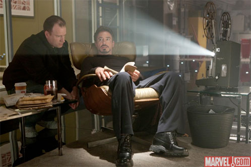 Kevin Feige, CEO de Marvel Studios, charla con Robert Downey Jr. ¿sobre?
