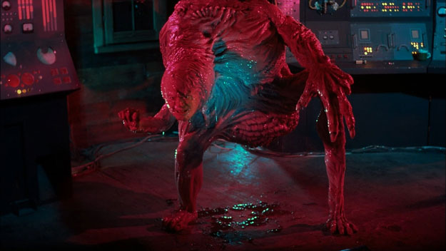 El Dr. Edward Pretorius tras regresar del plano Lovecraftiano