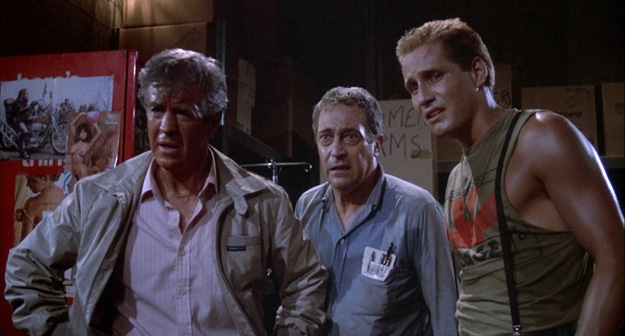 Clu Gulager, James Karen y Thom Mathews... que narices habéis hecho