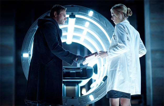 Una nueva imagen de I, Frankestein muestra los tejemanejes de la doctora Yvonne Strahovski